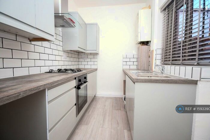 3 Bedroom Terraced House To Rent In Norway Street, Salford, M6