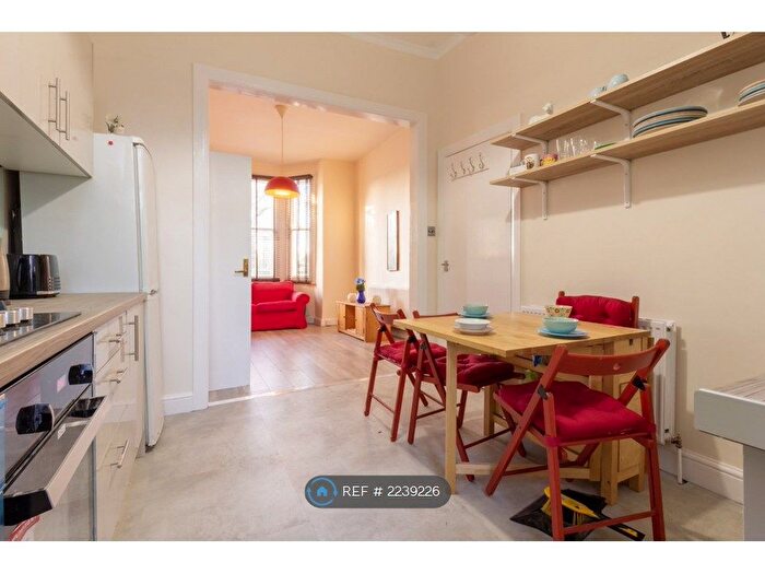 3 Bedroom Maisonette To Rent In Surrey Quays, London, SE16
