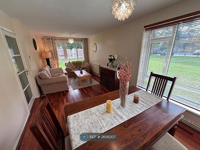 2 Bedroom Flat To Rent In Victoria Drive, Southfields, SW19