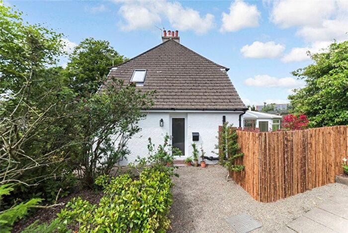 3 Bedroom Semi-Detached House For Sale In Milliken Drive, Kilbarchan, PA10