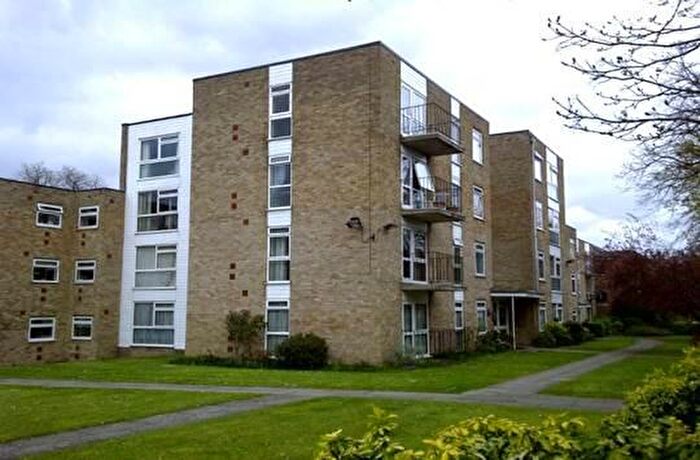 2 Bedroom Apartment To Rent In Devonshire Road, Sutton, SM2