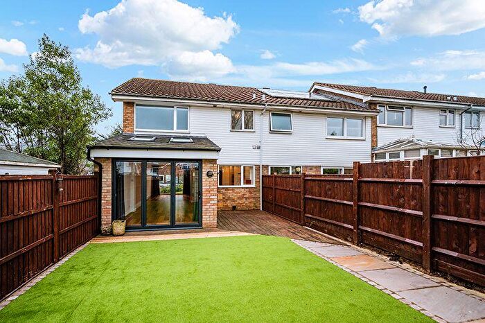 3 Bedroom End Of Terrace House To Rent In Summerly Avenue, Reigate, RH2