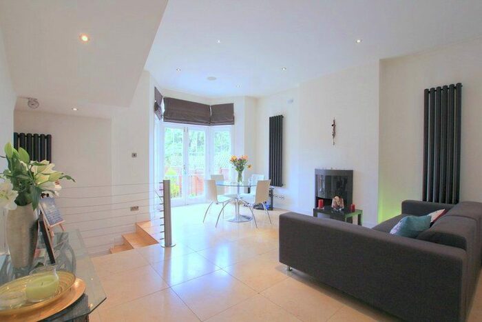2 Bedroom Flat To Rent In Rusholme Road, London, SW15