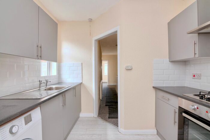 2 Bedroom Flat To Rent In North Street, Romford, RM1