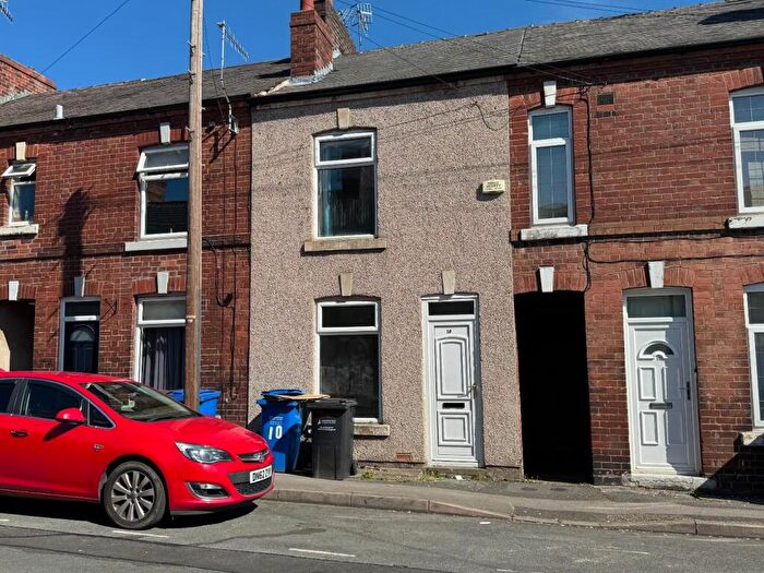 3 Bedroom Terraced House For Sale In Hardwick Street, Chesterfield, S41