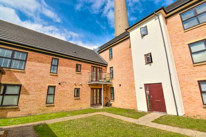 2 Bedroom Flat To Rent In Park Corner, St James, Northampton, NN5