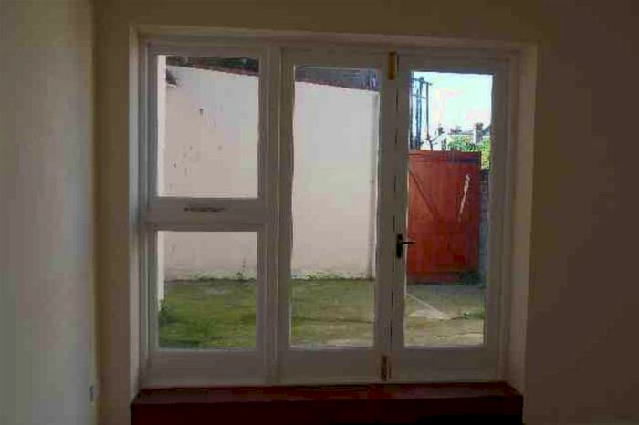 2 Bedroom Flat To Rent In High Street, Ramsgate, CT11