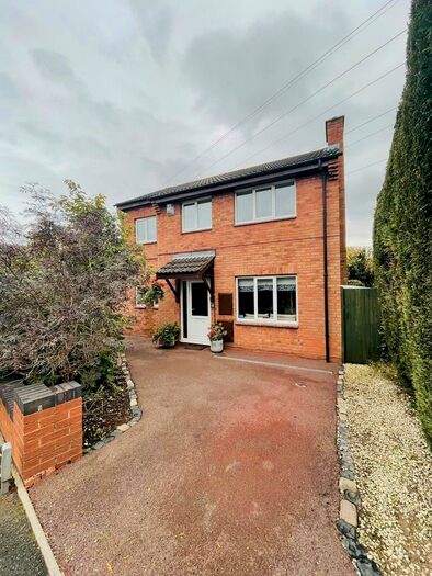 4 Bedroom Detached House To Rent In Froggatts Ride, Sutton Coldfield, B76