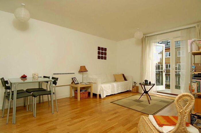 1 Bedroom Flat To Rent In Garratt Lane, London, SW18