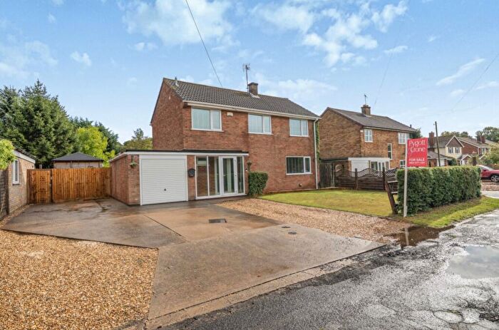 3 Bedroom Detached House For Sale In Harlaxton Road, NG31