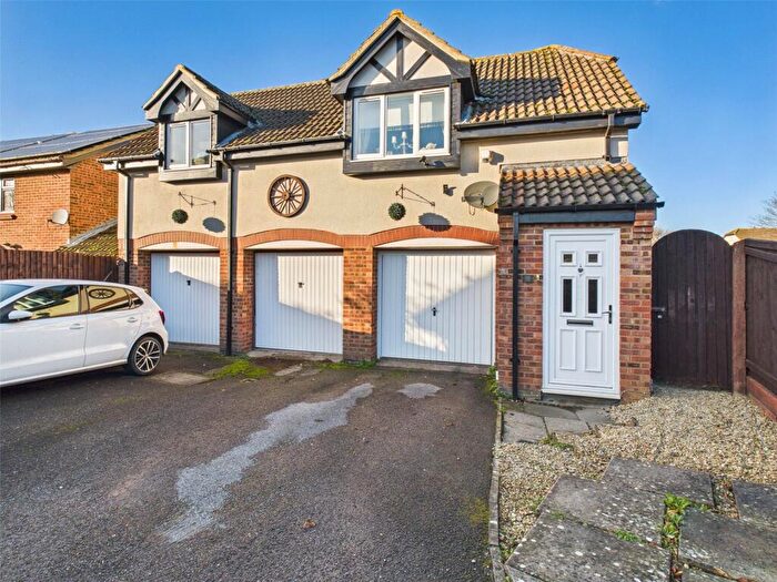 1 Bedroom Link Detached House For Sale In Longborough Drive, Abbeymead, Gloucester, Gloucestershire, GL4