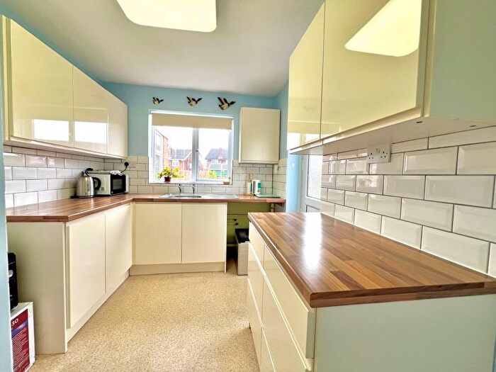 2 Bedroom Bungalow For Sale In Barleyfield Way, Houghton Regis, Dunstable, LU5