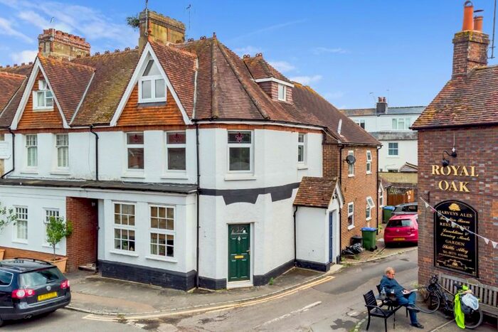 2 Bedroom Maisonette To Rent In Gladstone Buildings, BN8