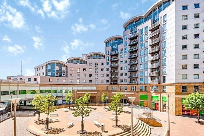2 Bedroom Flat To Rent In Alencon Link, Basingstoke, Hampshire, RG21