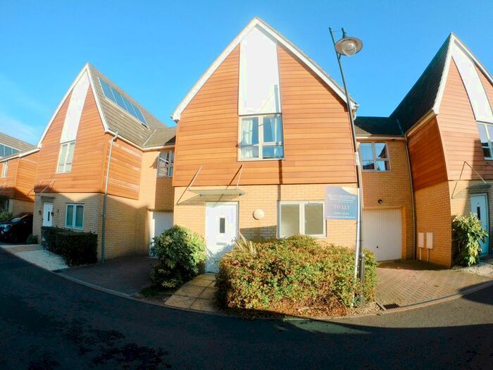 3 Bedroom Terraced House To Rent In Westgate, Chatham, ME4