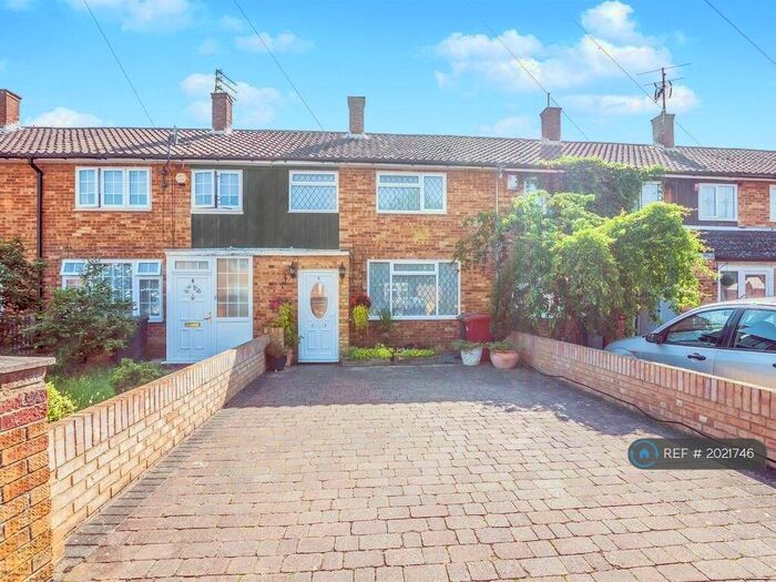 3 Bedroom Terraced House To Rent In Sampsons Green, Slough, SL2