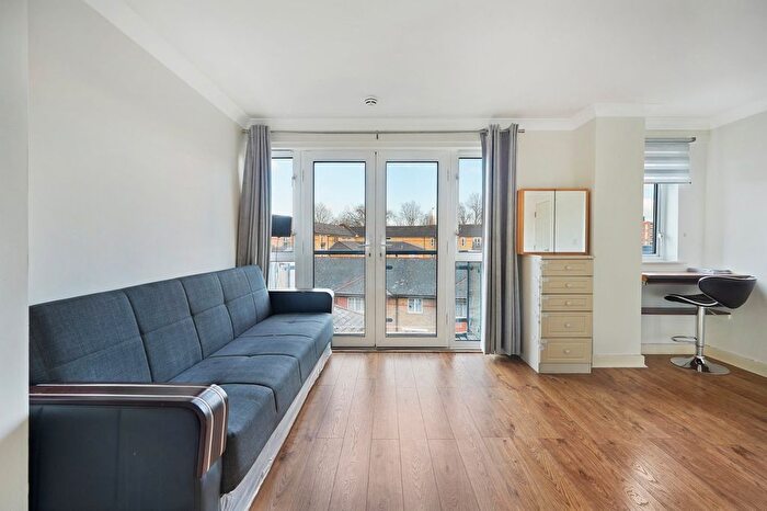 1 Bedroom Flat To Rent In Batwa House, Varcoe Road, SE16