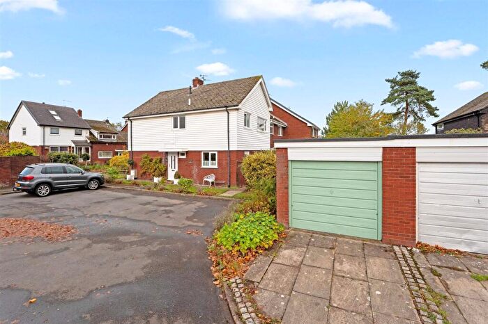 3 Bedroom Semi-Detached House For Sale In Long Acre, Cuddington, CW8