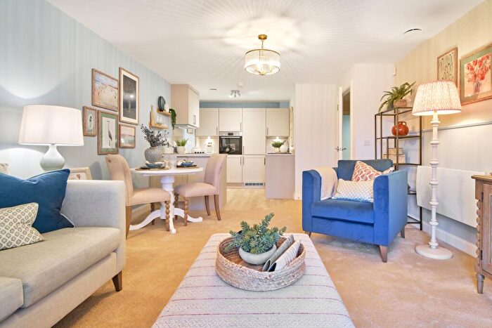 2 Bedroom Retirement Property To Rent In Brighten Road, Southend- On Sea, Essex, SS1