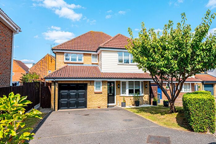 4 Bedroom Semi-Detached House To Rent In Kingfisher Crescent, Rayleigh, SS6