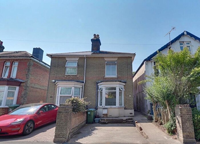 3 Bedroom Semi Detached House For Sale In Southampton, SO15