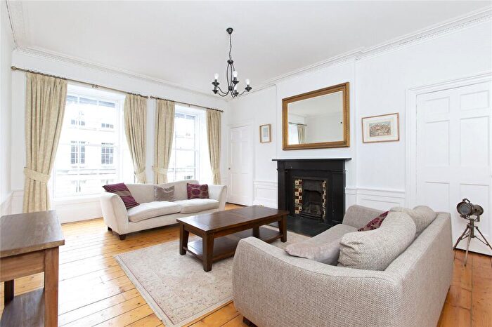 2 Bedroom Flat To Rent In Cumberland Street, Edinburgh, EH3