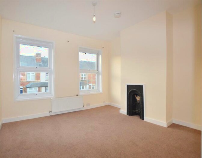 1 Bedroom Flat To Rent In Elm Park Road, RG30