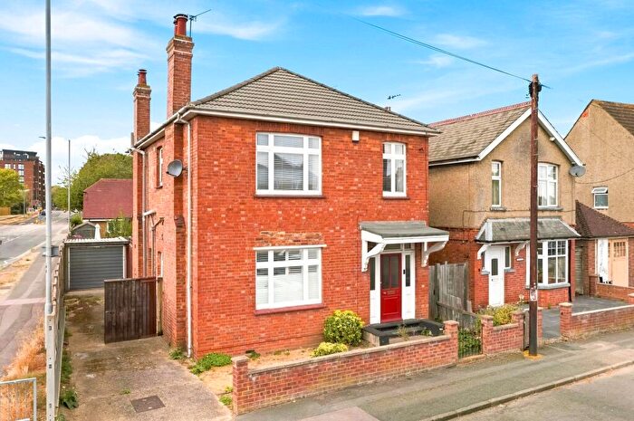 4 Bedroom Detached House For Sale In North Gate, Bletchley, MK2