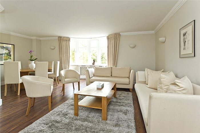 3 Bedroom Flat To Rent In Bracknell Gardens, London, NW3