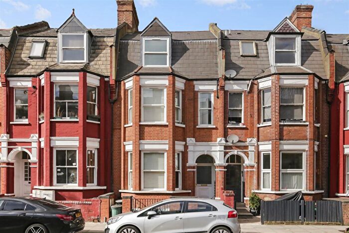 2 Bedroom Flat To Rent In Birnam Road, Finsbury Park, N4