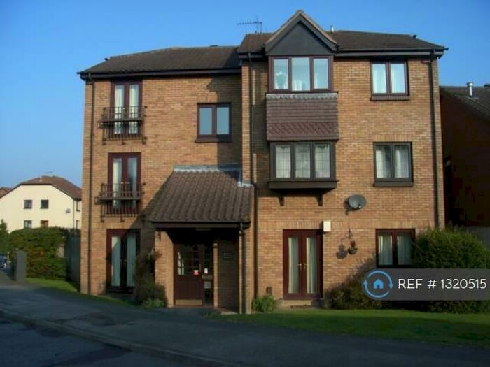 1 Bedroom Flat To Rent In Gables Close, London, SE12