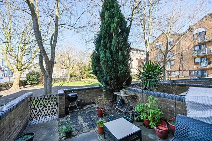 2 Bedroom Maisonette To Rent In Undine Road, Isle Of Dogs, London, E14