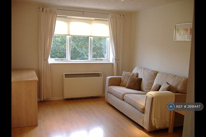 1 Bedroom Flat To Rent In Telegraph Place, London, E14