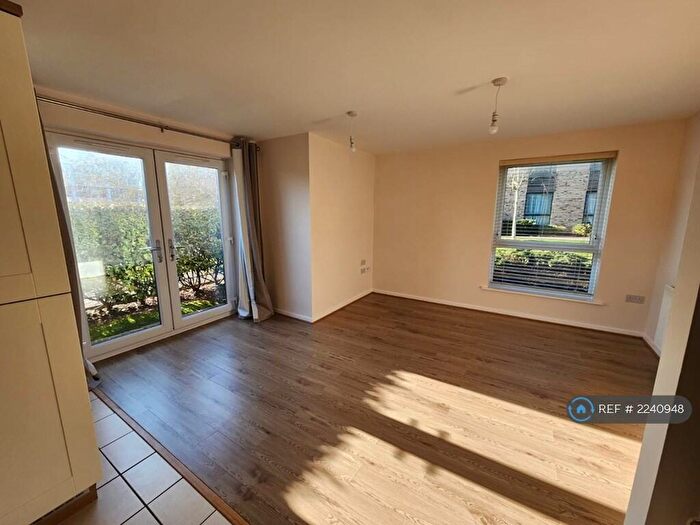 2 Bedroom Flat To Rent In Lawrence Weaver Road, Cambridge, CB3