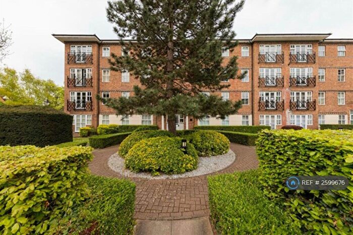 2 Bedroom Flat To Rent In Rectory Court, London, E18