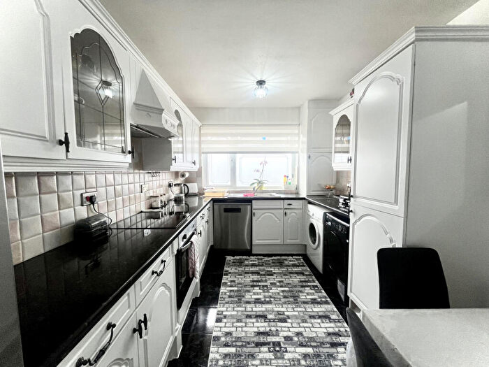 2 Bedroom End Of Terrace House To Rent In Durants Road, Enfield, EN3