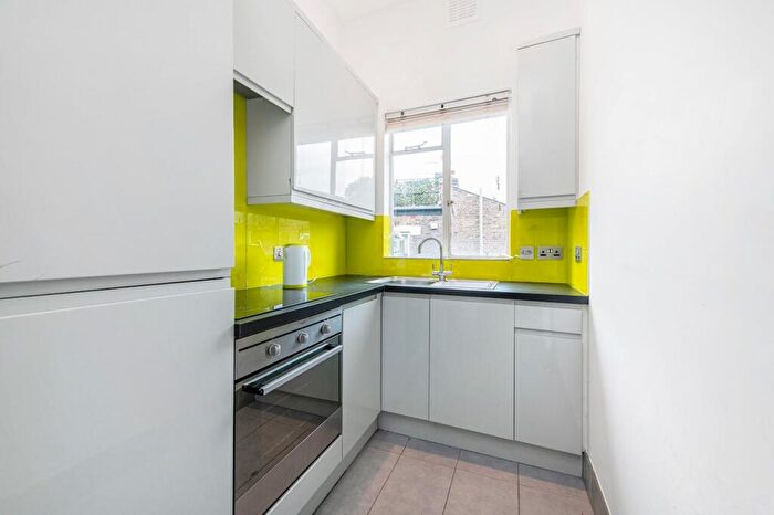 3 Bedroom Maisonette To Rent In Finborough Road, London, SW10