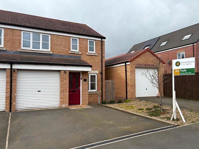 3 Bedroom Semi Detached House For Sale In Runnymede Way, Northallerton, DL6