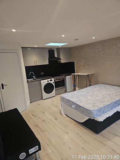 Studio To Rent In Wheatley Crescent, Hayes, UB3