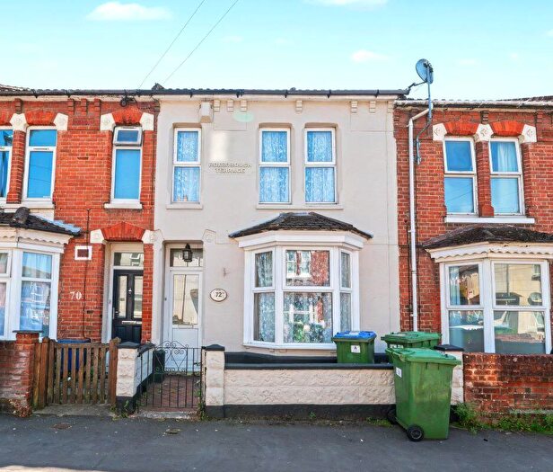 3 Bedroom Terraced House For Sale In Milton Road, Southampton, SO15