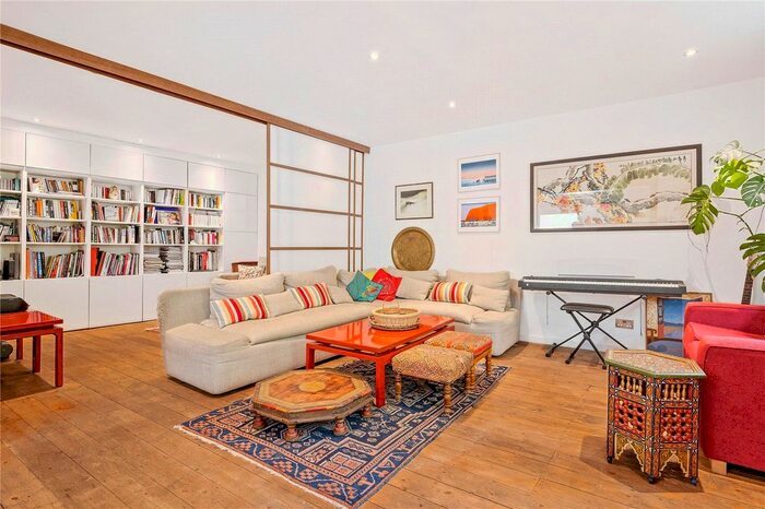 2 Bedroom Maisonette To Rent In Linden Mews, Islington, London, N1