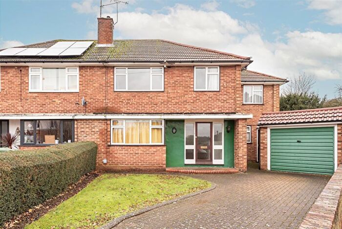 4 Bedroom Semi-Detached House For Sale In Springfield Crescent, Harpenden, AL5