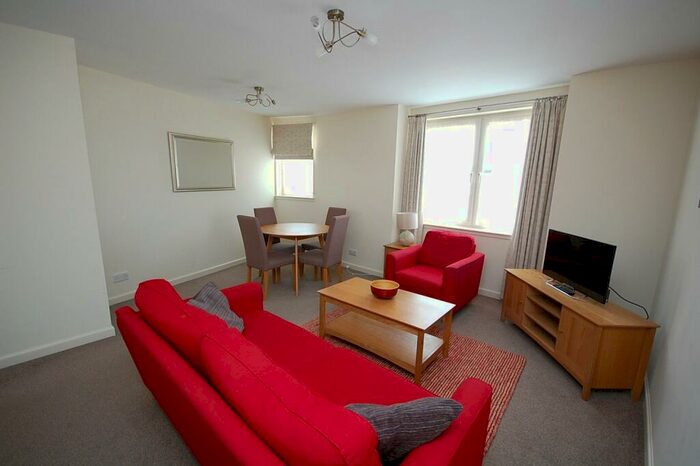 2 Bedroom Flat To Rent In Summer Street, City Centre, Aberdeen, AB10