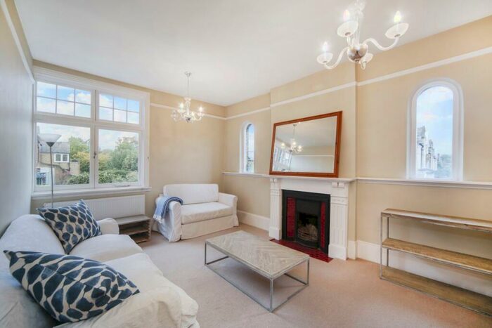 1 Bedroom Apartment To Rent In Bolingbroke Grove, London, SW11