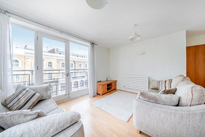 2 Bedroom Flat For Sale In Clephane Road, London, N1