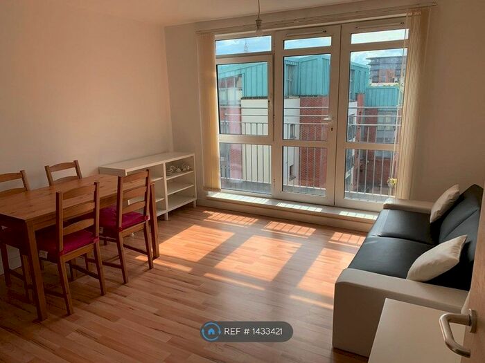 2 Bedroom Flat To Rent In Beauchamp House, Coventry, CV1