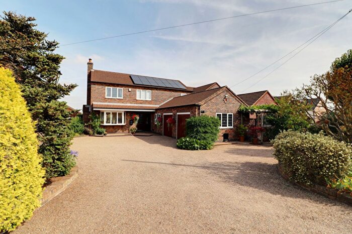 4 Bedroom Property For Sale In Eastoft Road, Crowle, DN17