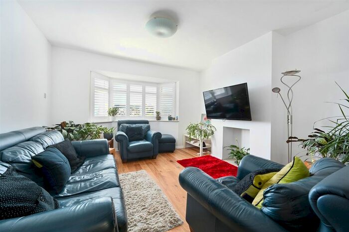 4 Bedroom Semi-Detached House To Rent In Highbank, Brighton, BN1