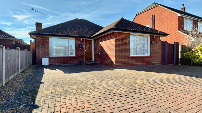 2 Bedroom Detached Bungalow For Sale In Homewood Avenue, Sittingbourne, ME10