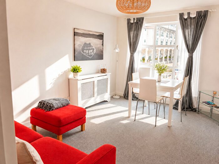 1 Bedroom Flat To Rent In Transom Close, London, SE16